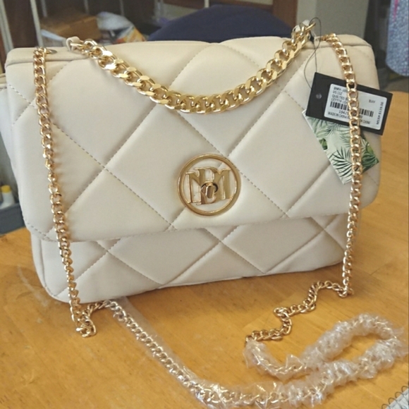 Badgley Mischka Handbags - Badgley Mischka Diamond Quilted Med-Large purse, bag, Buttery Soft Vegan Leathe.